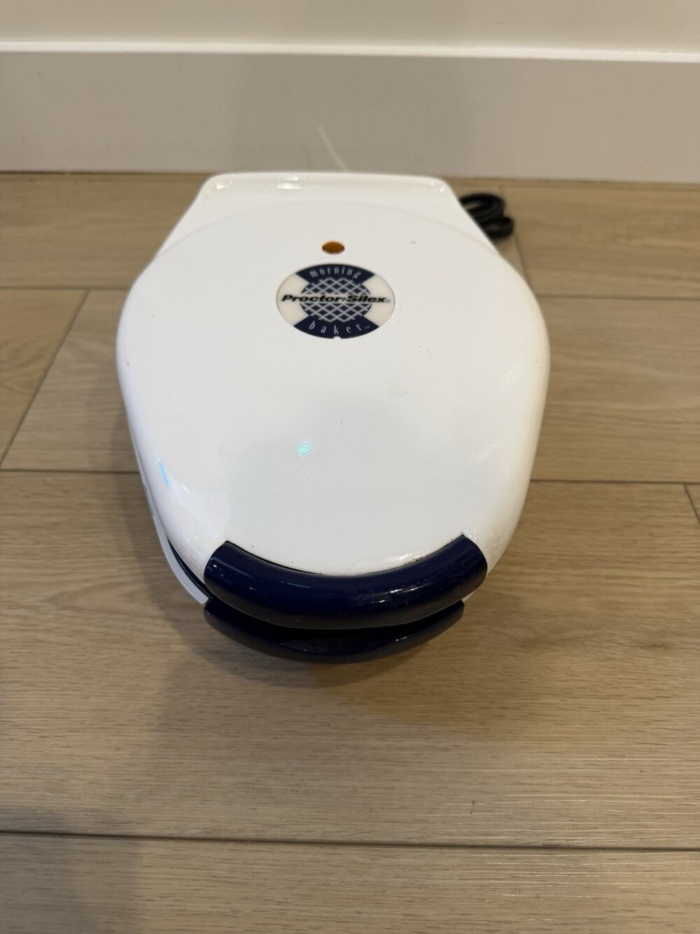 Proctor Silex Morning Baker Waffle Maker Non-Stick 26500 White Blue TESTED